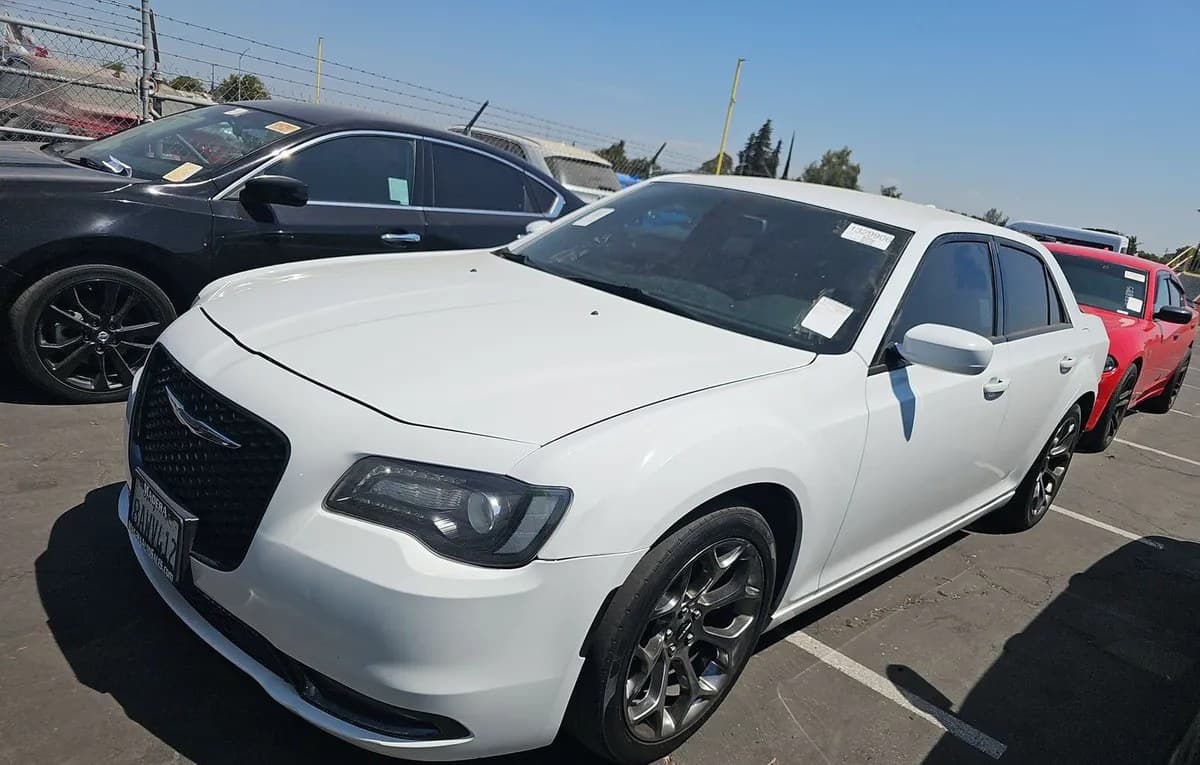 2018 CHRYSLER 300 S 1
