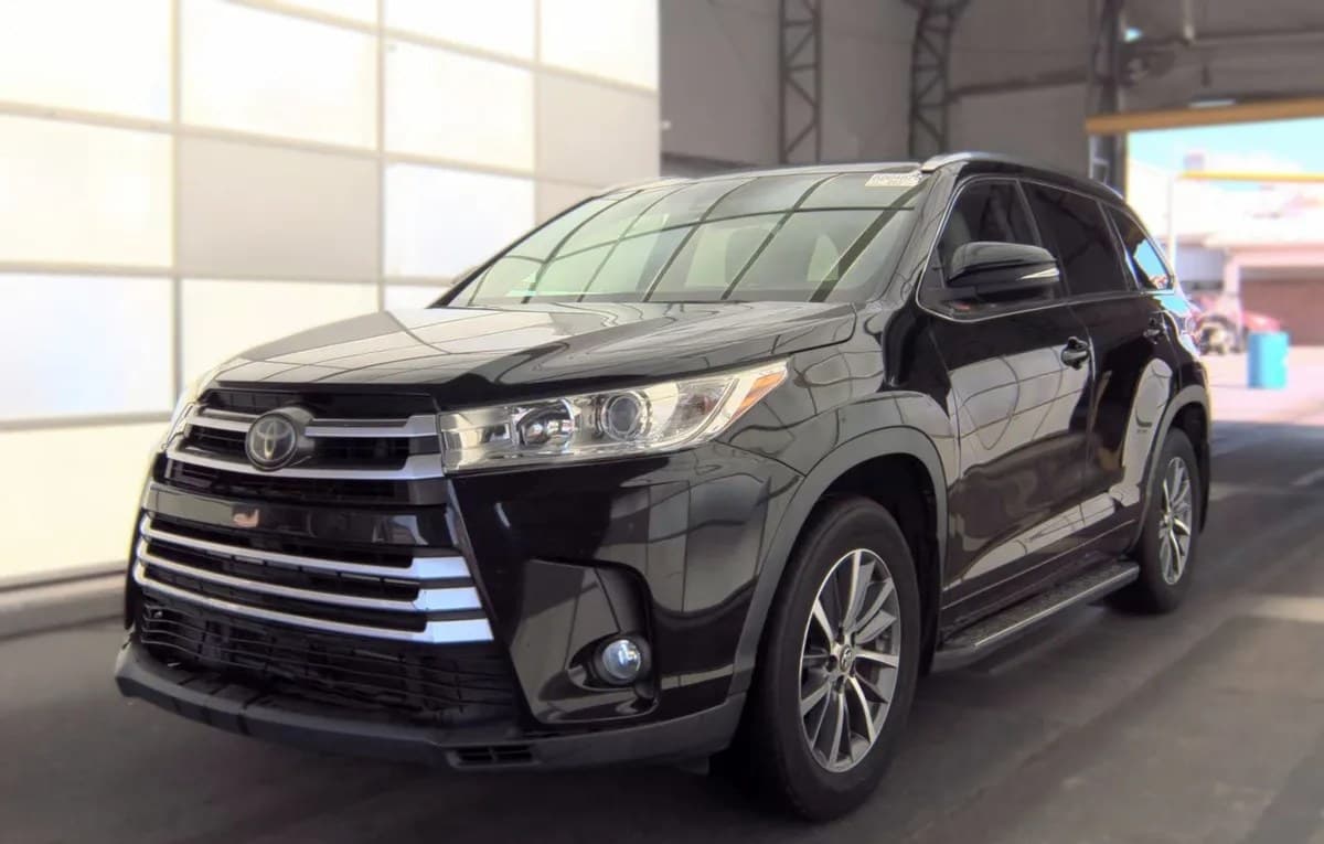 2017 TOYOTA HIGHLANDER XLE