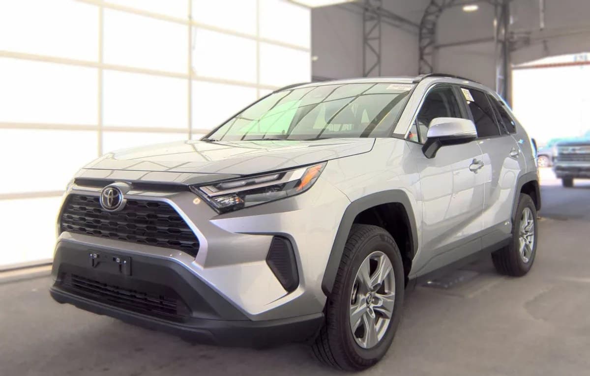 2025 TOYOTA RAV4 HYBRID XLE