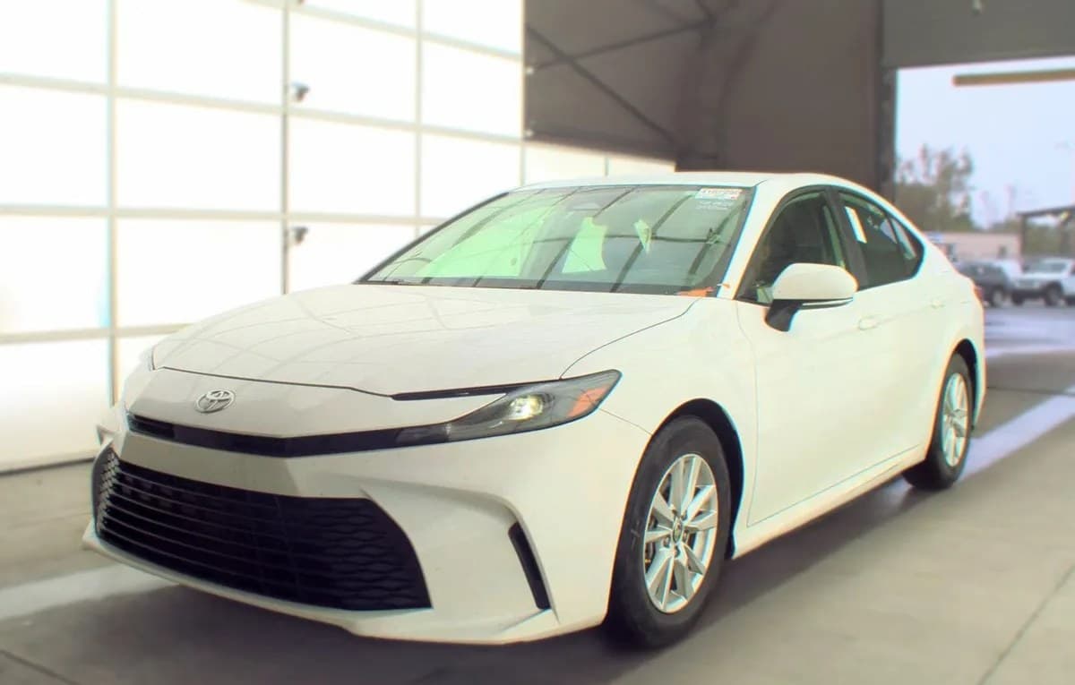 2025 TOYOTA CAMRY LE