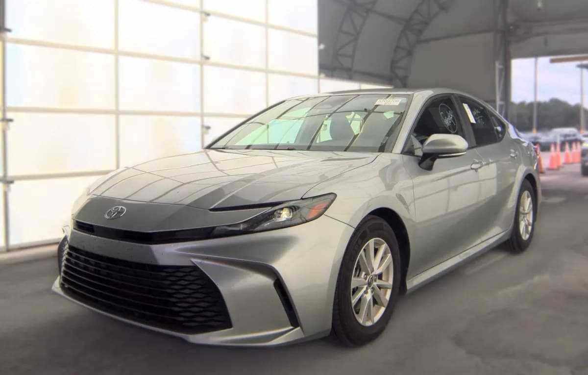 2025 TOYOTA CAMRY LE