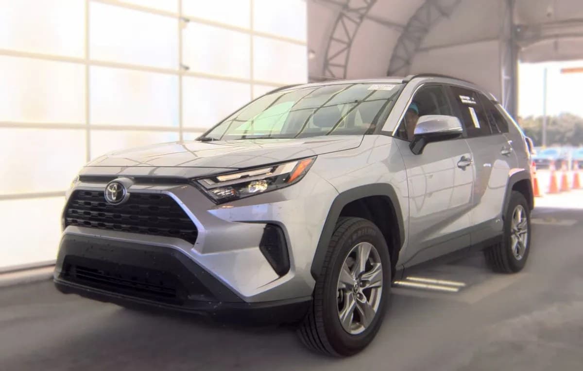 2025 TOYOTA RAV4 HYBRID LE