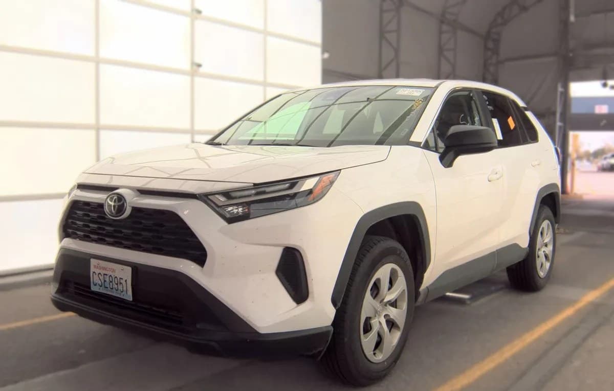 2025 TOYOTA RAV4 LE
