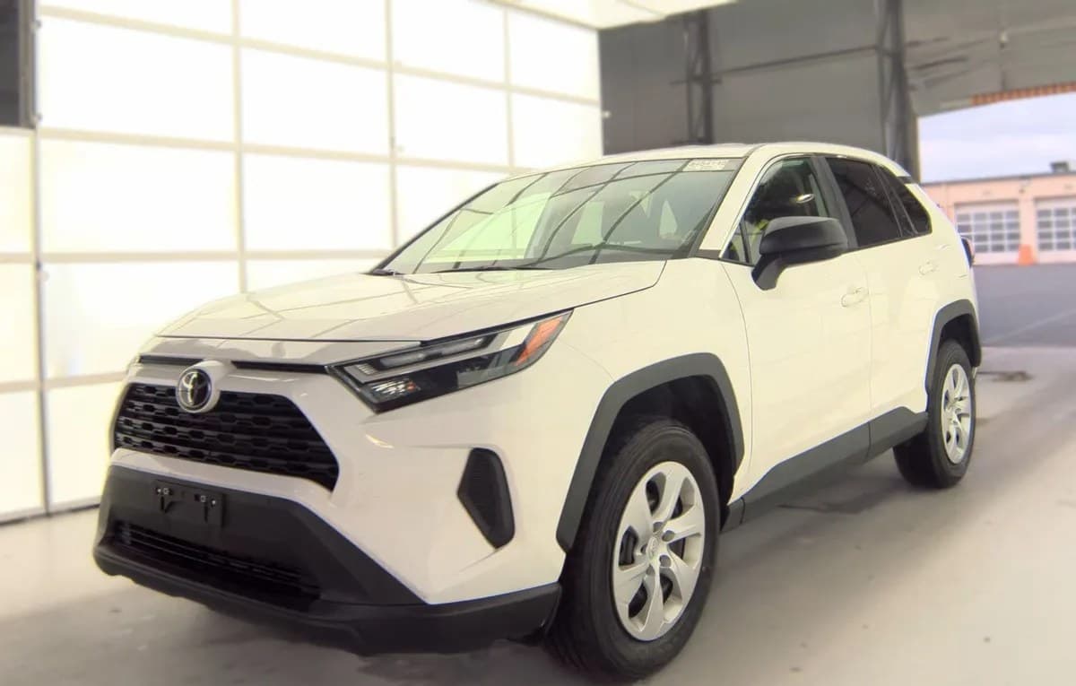 2025 TOYOTA RAV4 LE