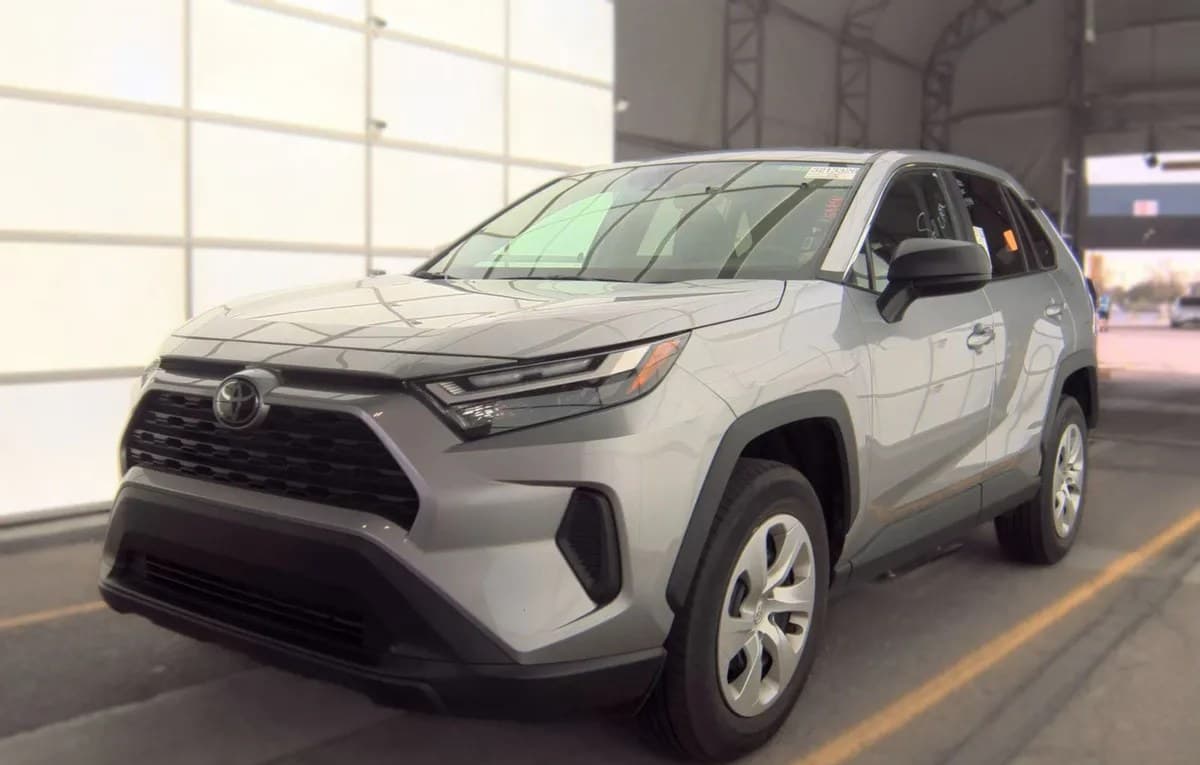 2025 TOYOTA RAV4 LE