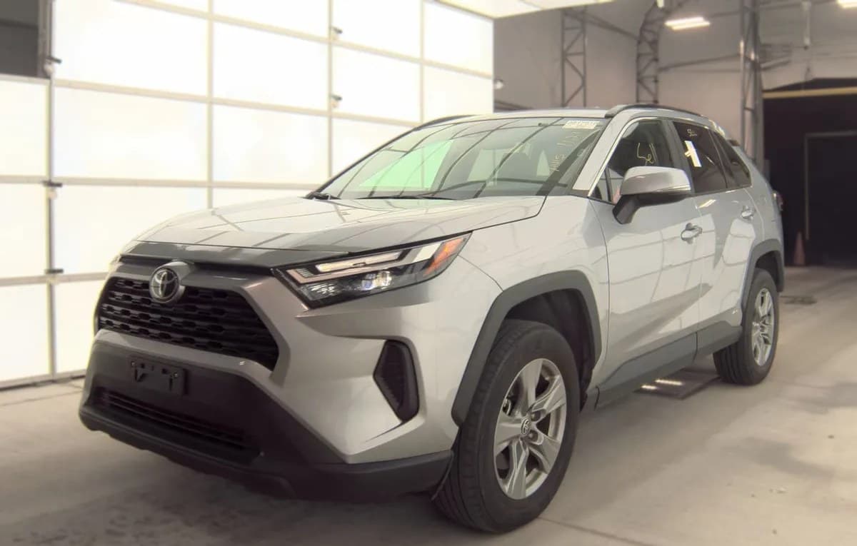 2025 TOYOTA RAV4 HYBRID XLE