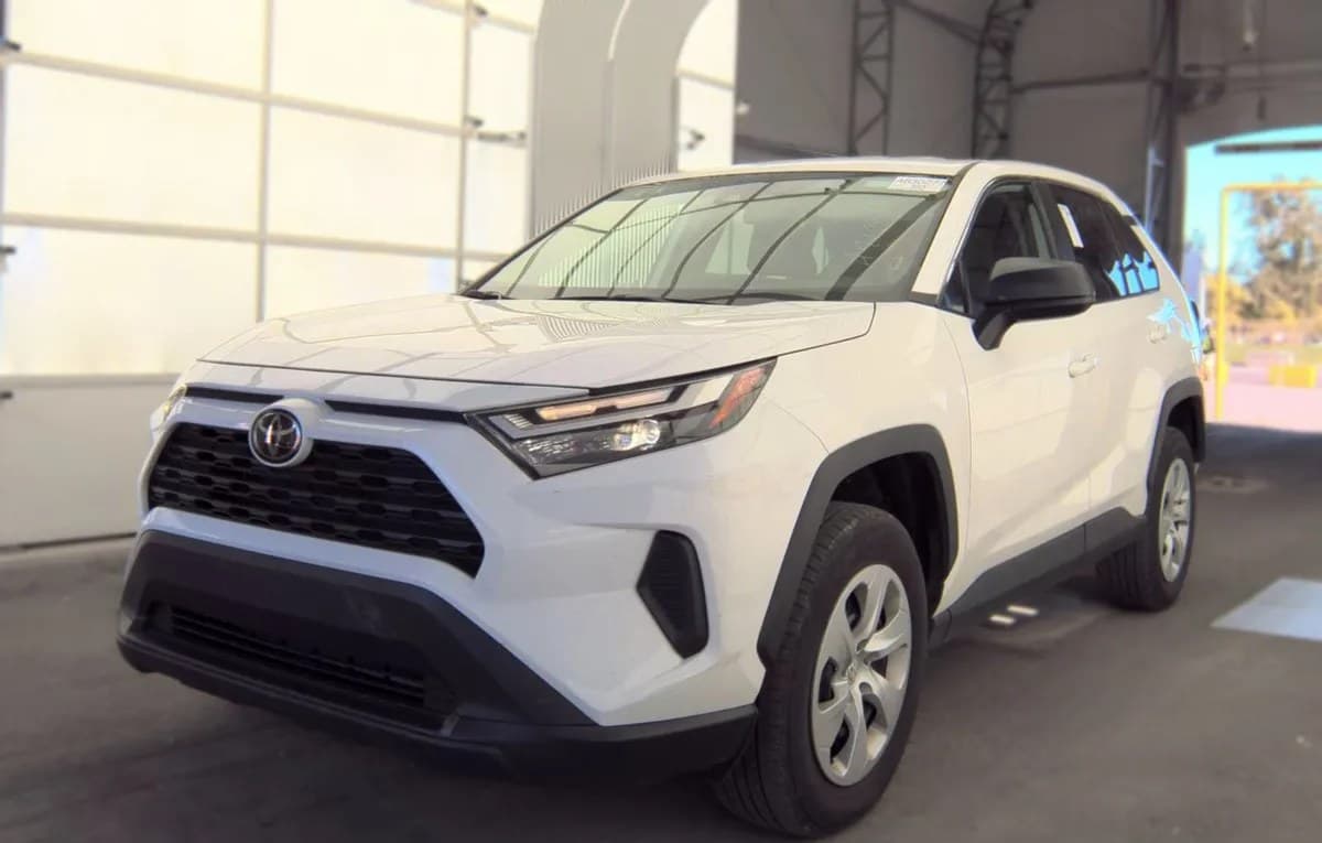 2025 TOYOTA RAV4 LE