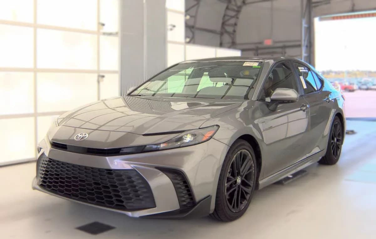 2025 TOYOTA CAMRY SE