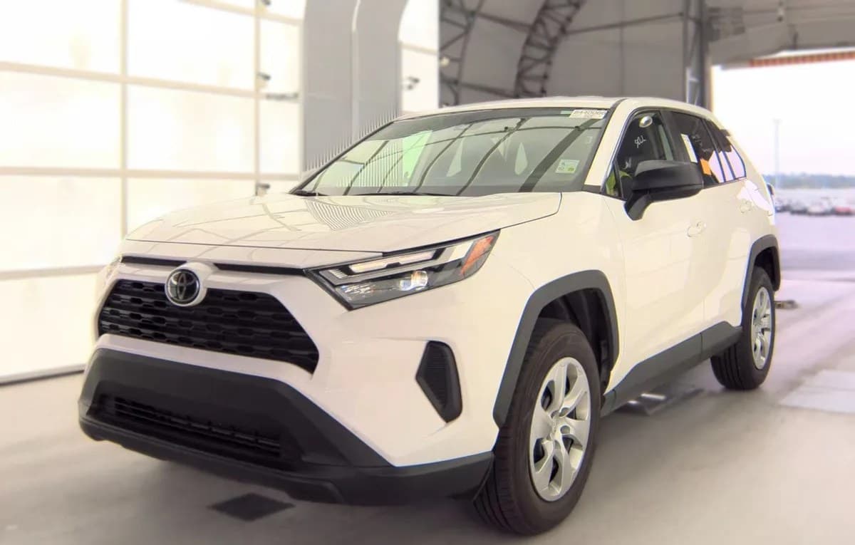 2025 TOYOTA RAV4 LE