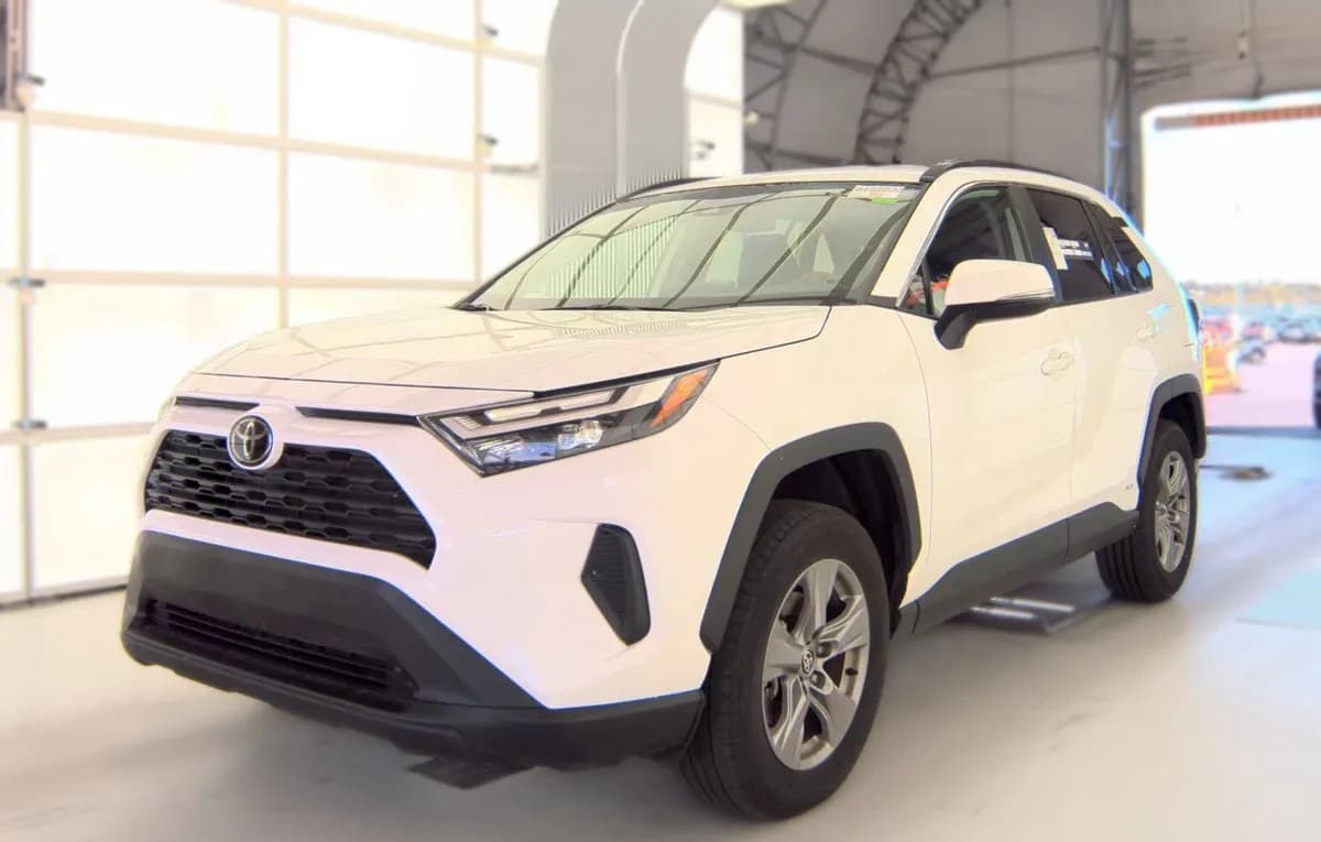 2025 TOYOTA RAV4 HYBRID LE
