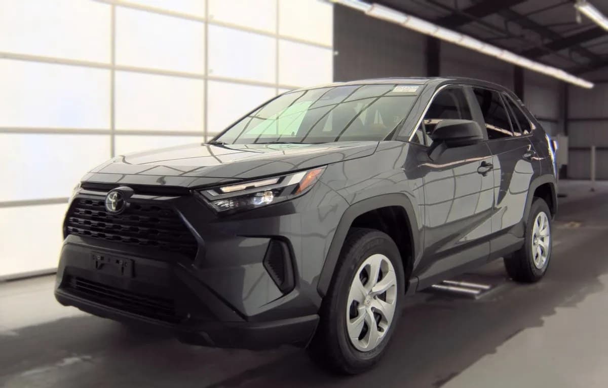 2025 TOYOTA RAV4 LE
