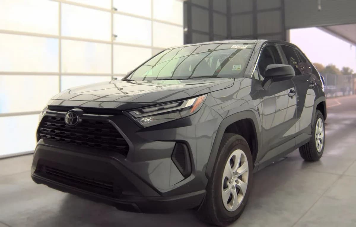 2025 TOYOTA RAV4 LE