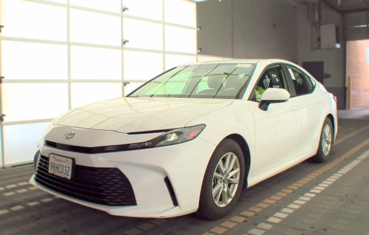 2025 TOYOTA CAMRY LE