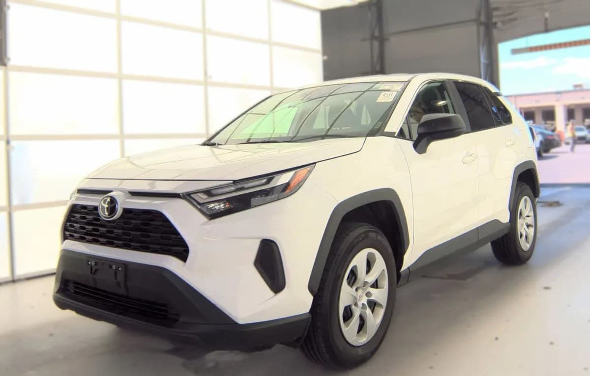 2025 TOYOTA RAV4 LE