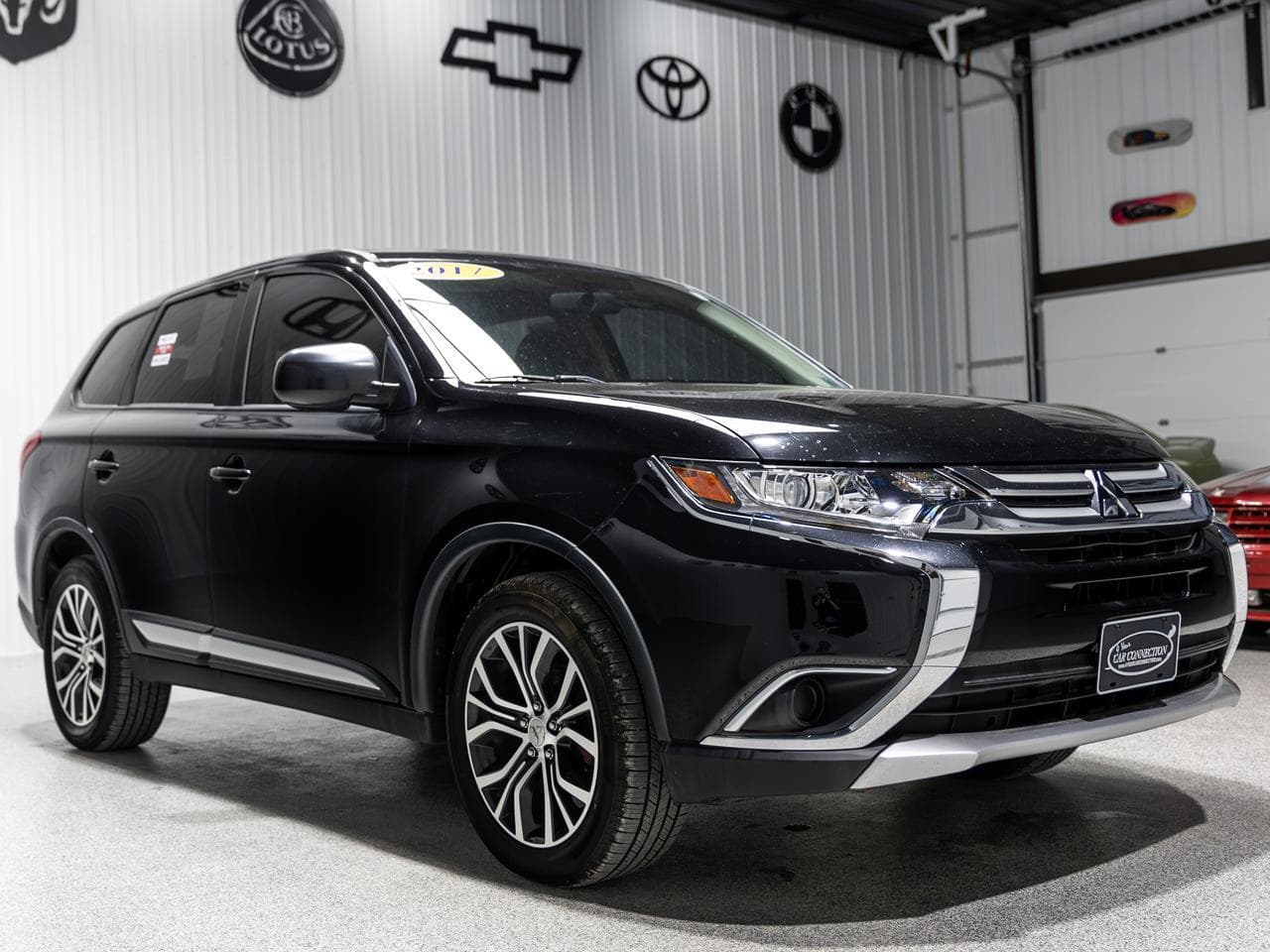 2017 MITSUBISHI OUTLANDER ES