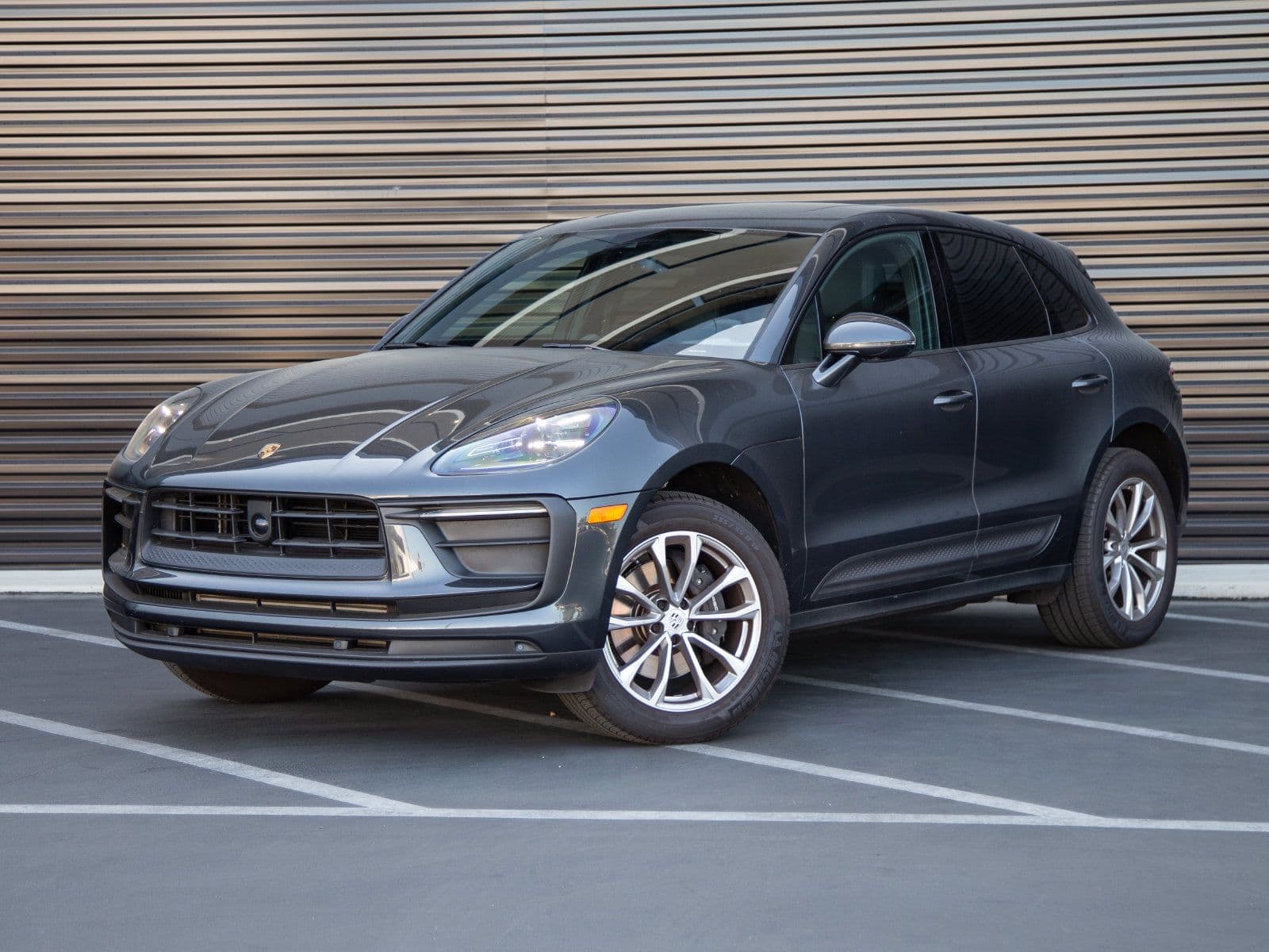 2024 PORSCHE MACAN Base