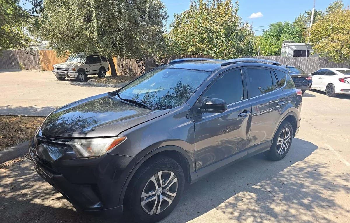 2017 TOYOTA RAV4 LE