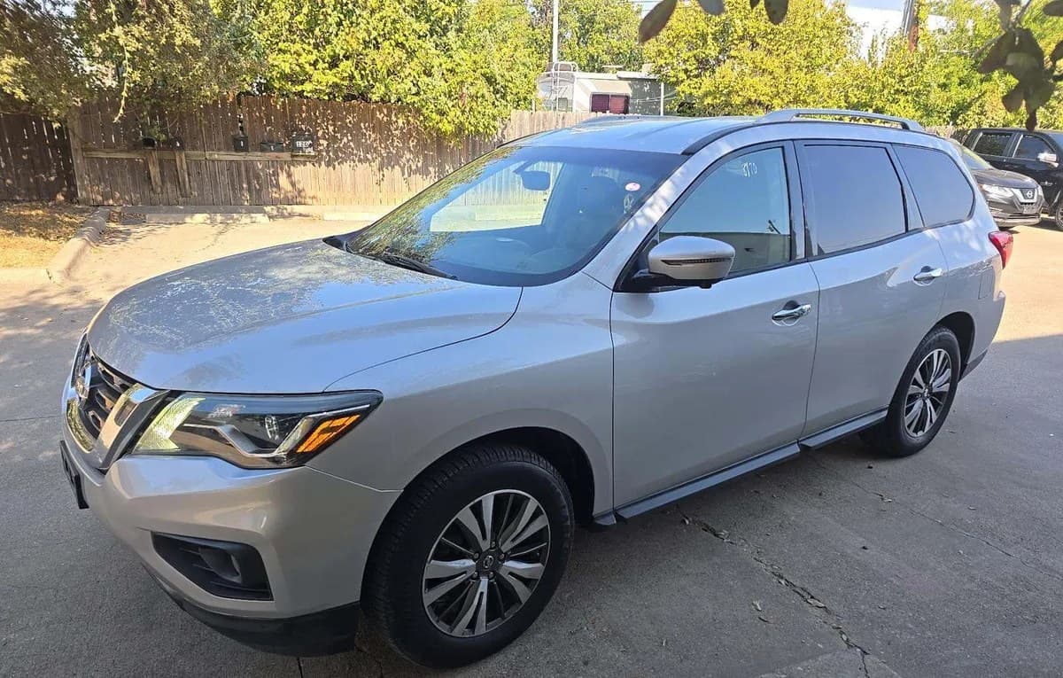 2017 NISSAN PATHFINDER SL 1