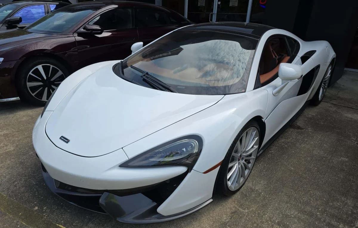 2017 MCLAREN 570 GT