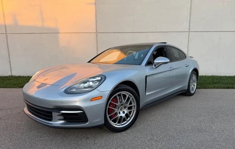 2017 PORSCHE PANAMERA 4