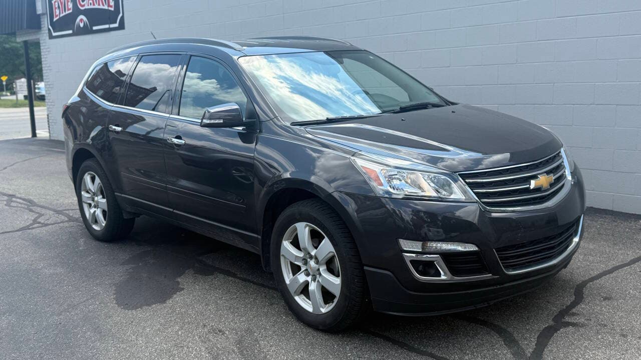 2017 CHEVROLET TRAVERSE LT