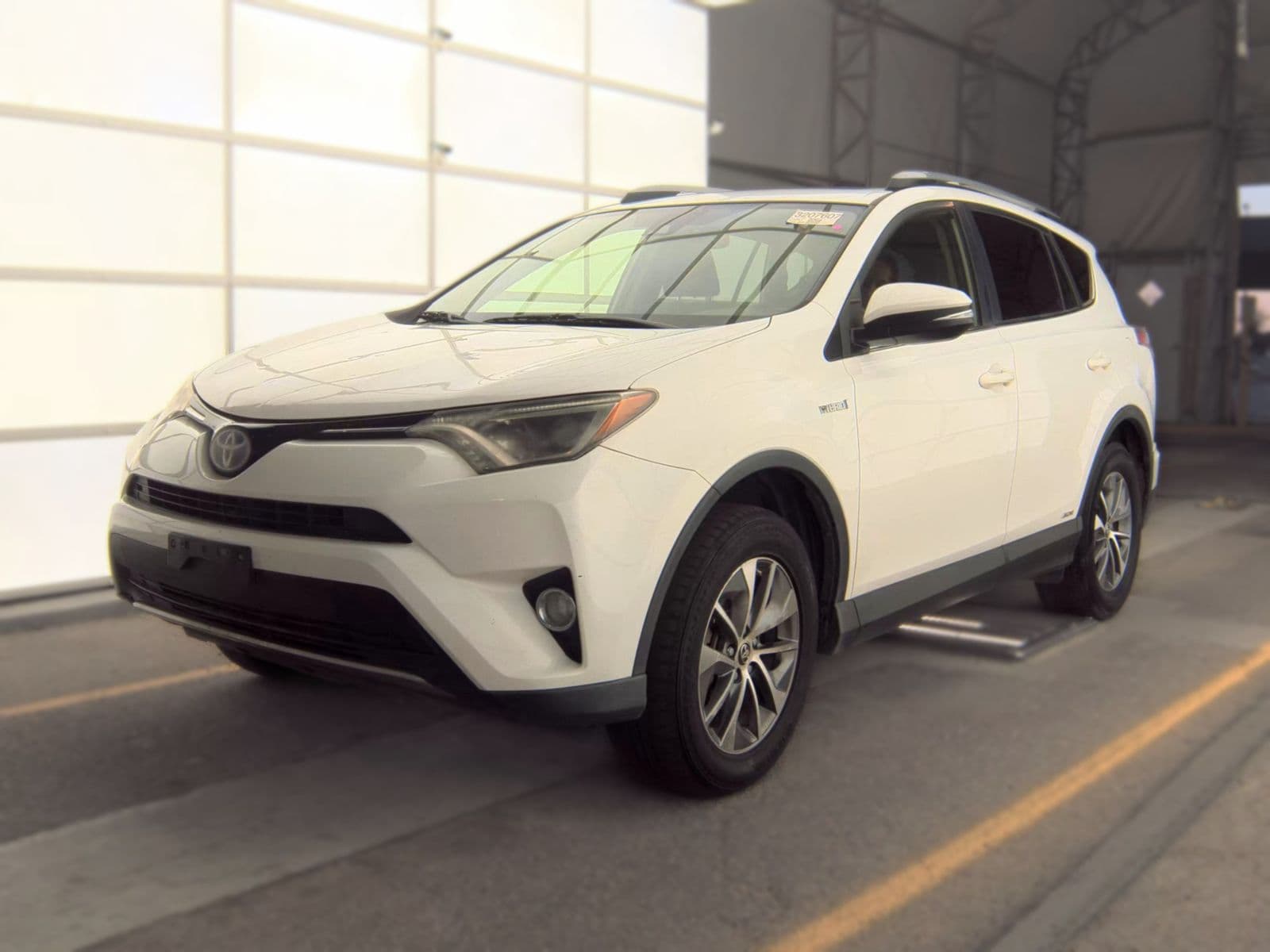 2017 TOYOTA RAV4 HYBRID XLE