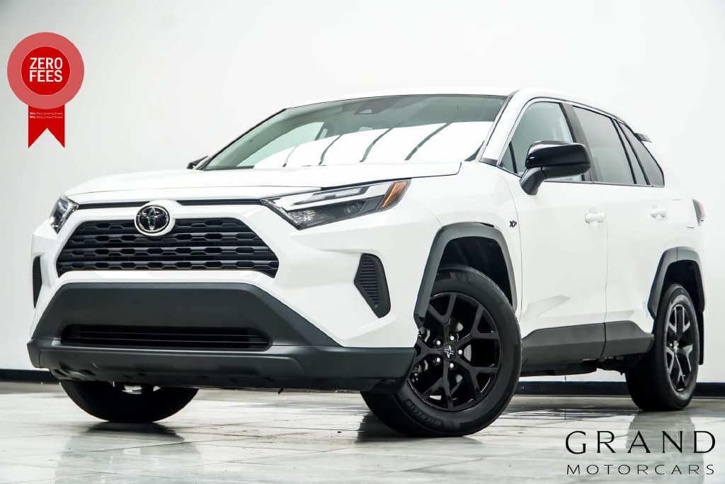 2024 TOYOTA RAV4 LE