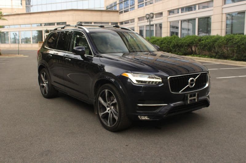 2017 VOLVO XC90 T6 Momentum