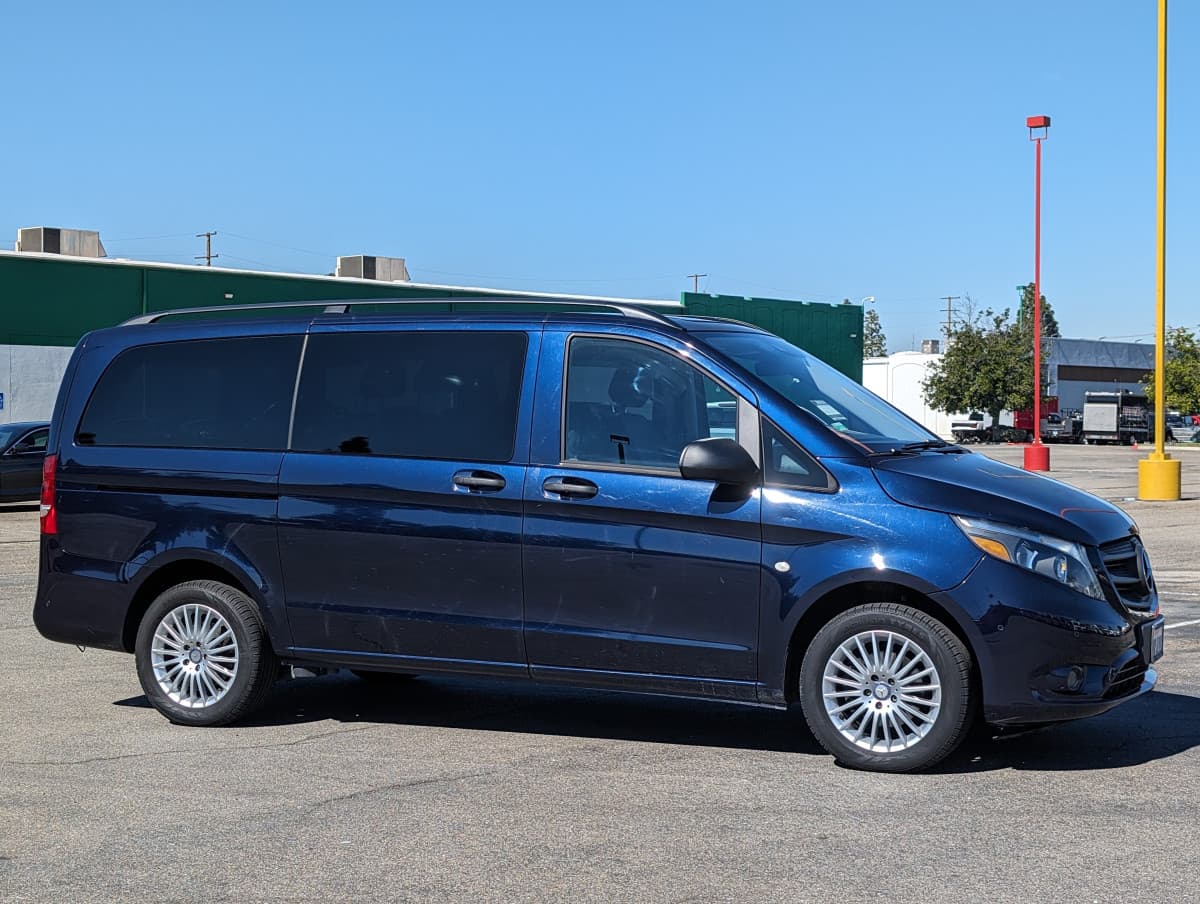 2017 MERCEDES-BENZ METRIS Base
