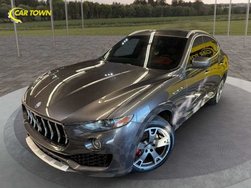 2017 MASERATI LEVANTE Base