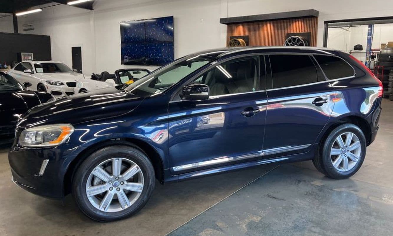 2017 VOLVO XC60 T5 Inscription