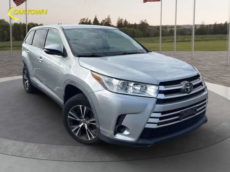 2019 TOYOTA HIGHLANDER LE