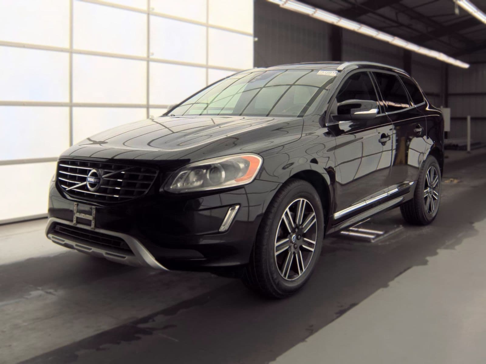 2017 VOLVO XC60 T5 Dynamic
