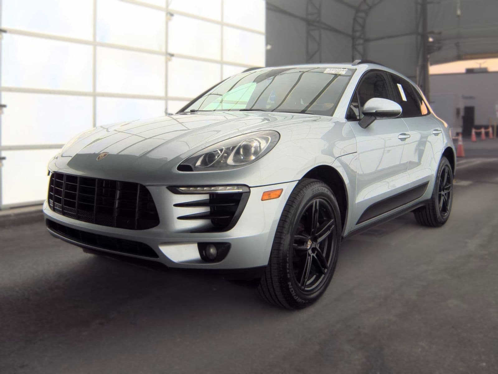 2017 PORSCHE MACAN Base