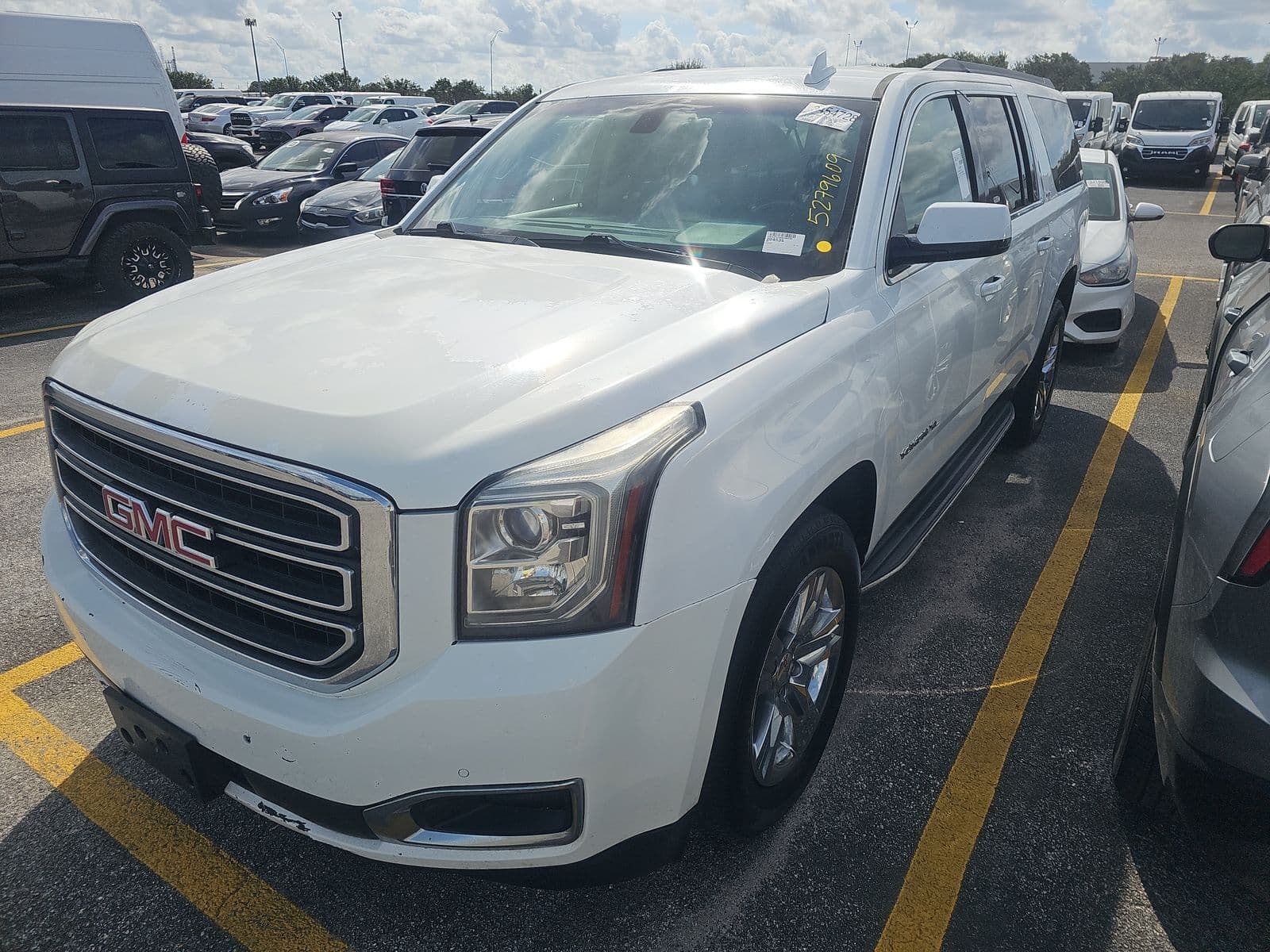 2017 GMC YUKON XL SLE