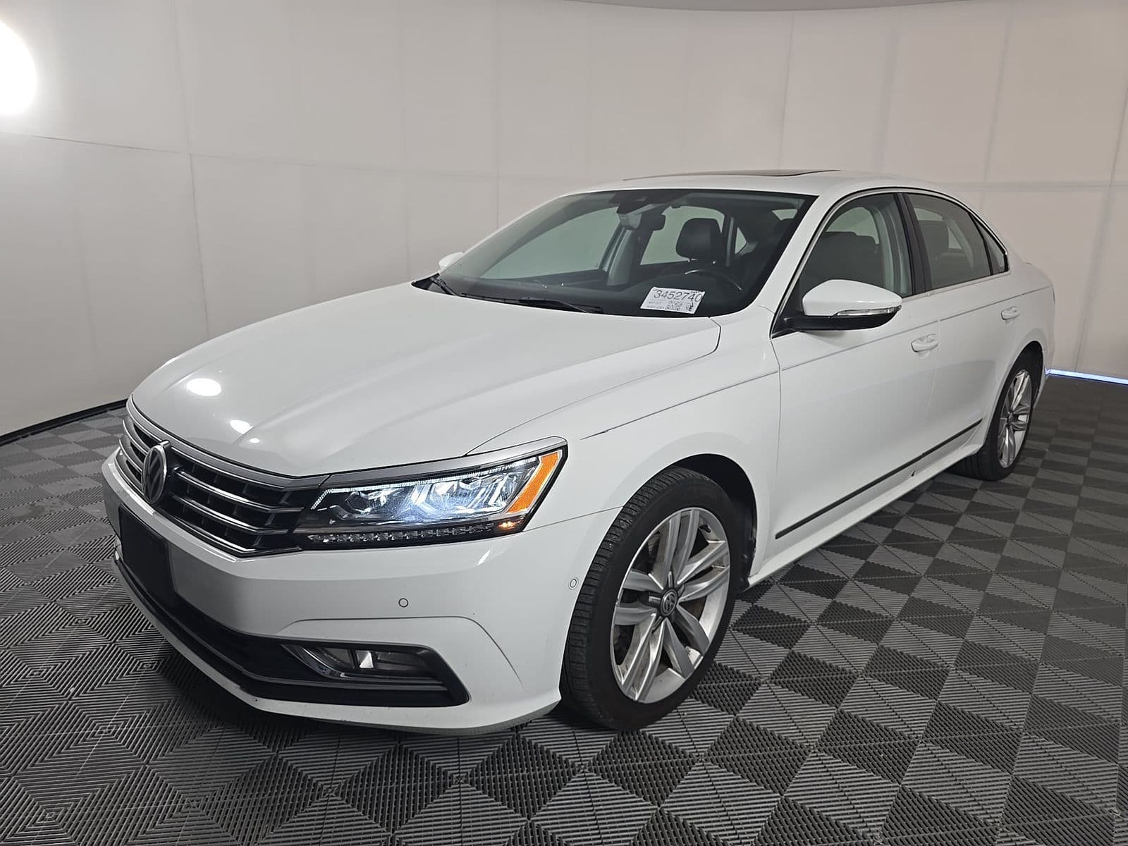 2017 VOLKSWAGEN PASSAT 3.6L SEL Premium