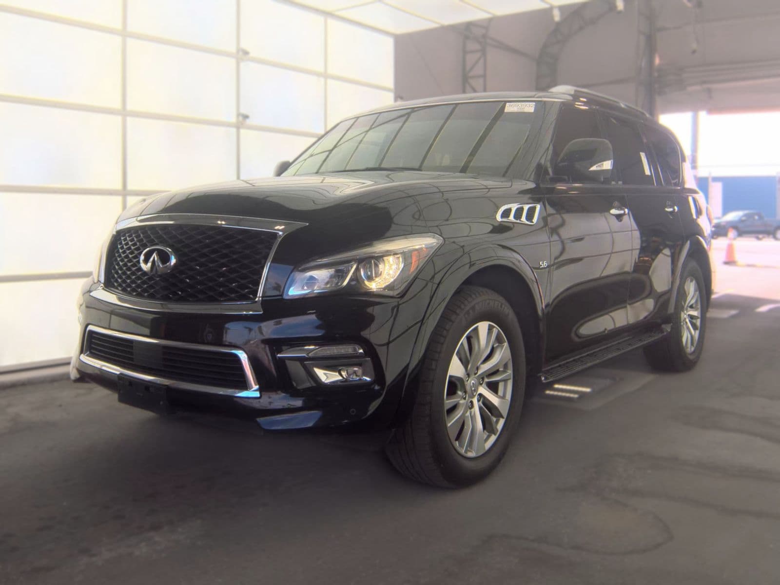 2017 INFINITI QX80 Base
