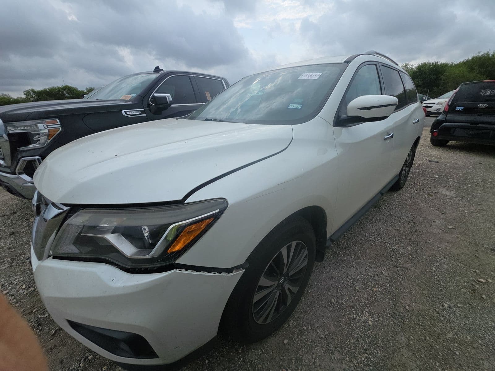 2017 NISSAN PATHFINDER SV