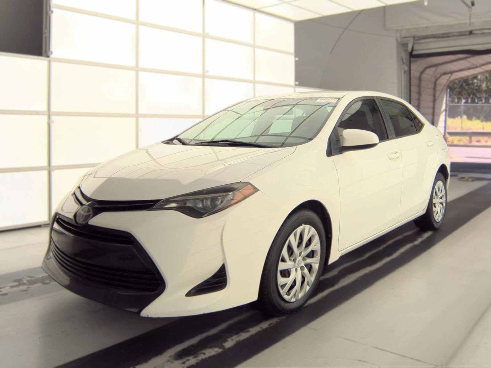 2019 TOYOTA COROLLA LE 1