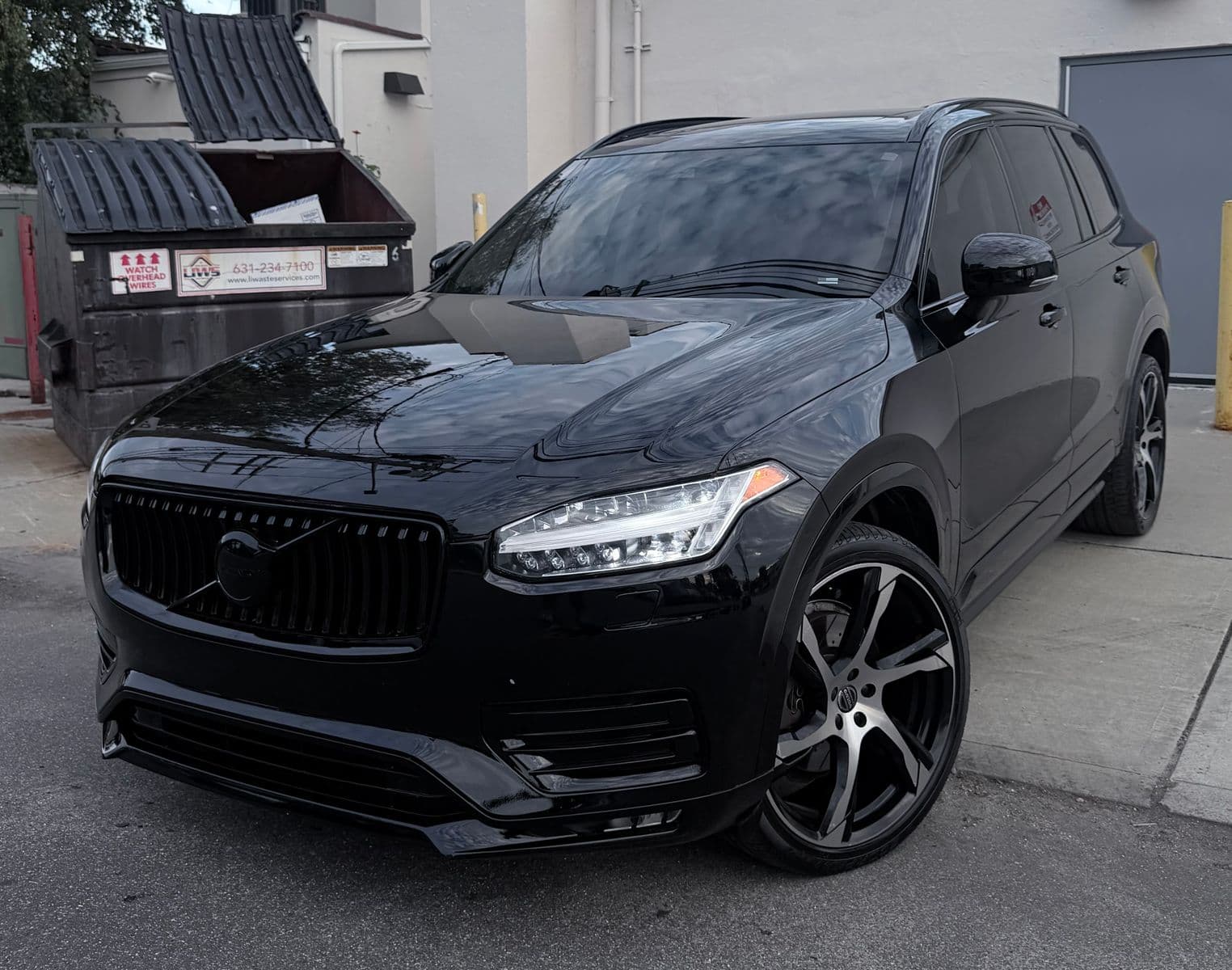 2021 VOLVO XC90 T6 Momentum