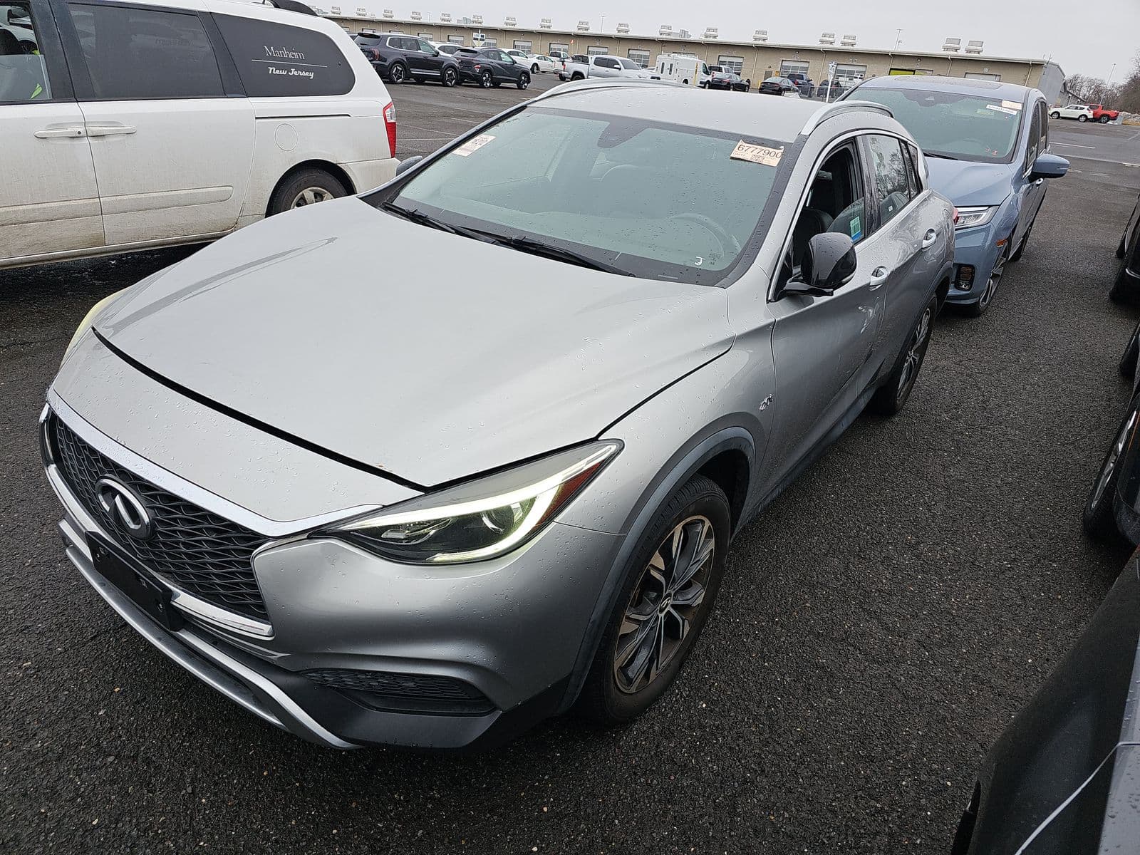 2018 INFINITI QX30 Luxury