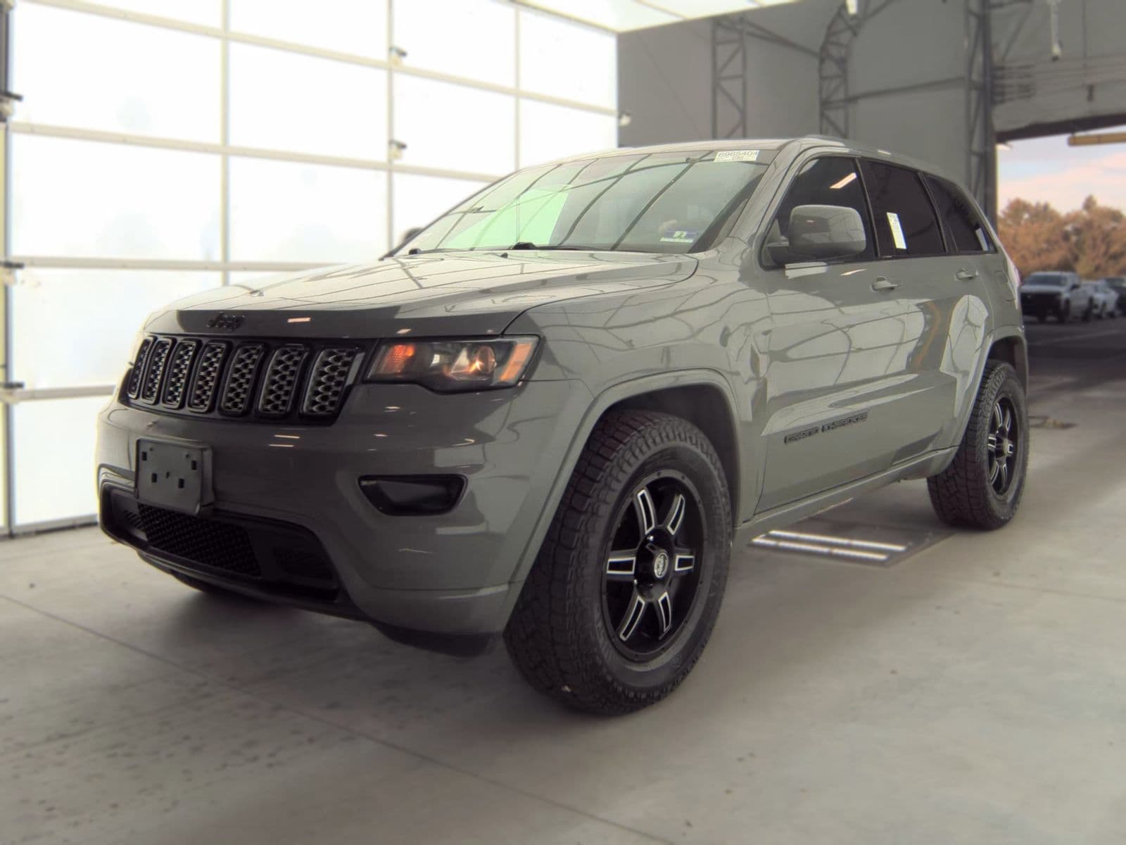 2019 JEEP GRAND CHEROKEE LAREDO ALTITUDE Edition