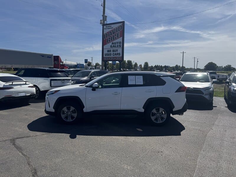 2022 TOYOTA RAV4 HYBRID XLE