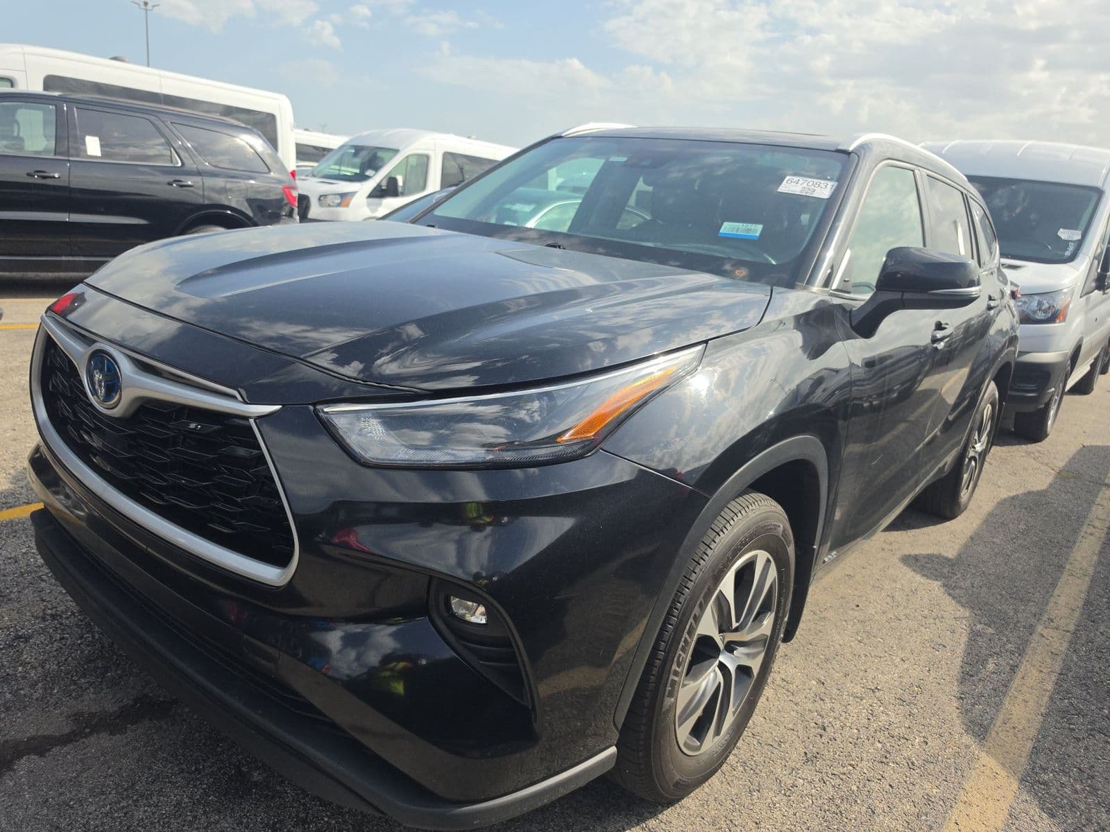 2024 TOYOTA HIGHLANDER HYBRID XLE