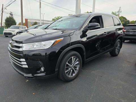 2019 TOYOTA HIGHLANDER XLE 1