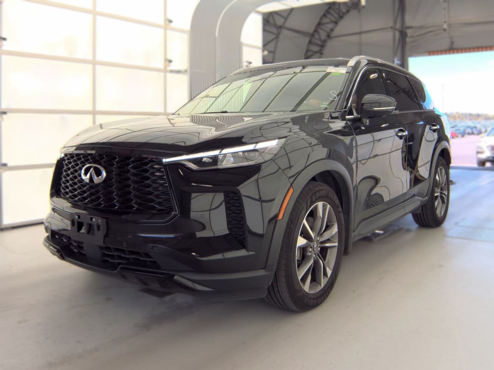 2024 INFINITI QX60 LUXE