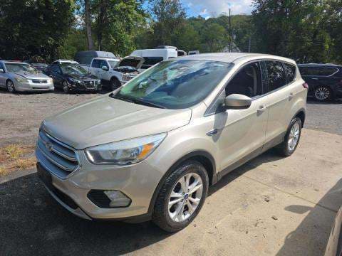 2017 FORD ESCAPE SE 1