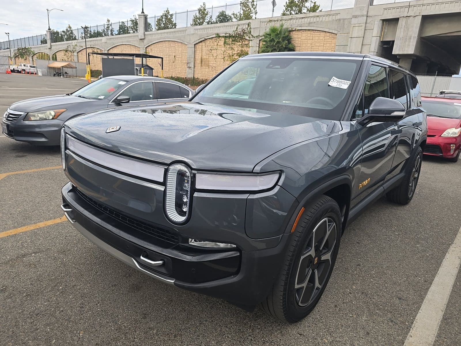 2023 RIVIAN R1S QUAD Large
