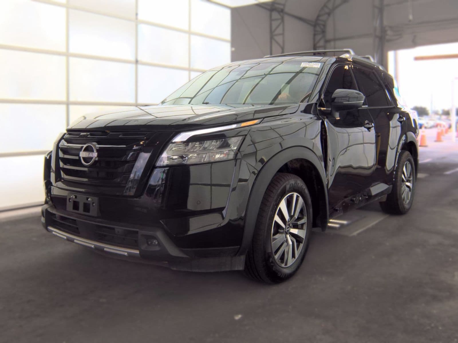 2023 NISSAN PATHFINDER SL 1