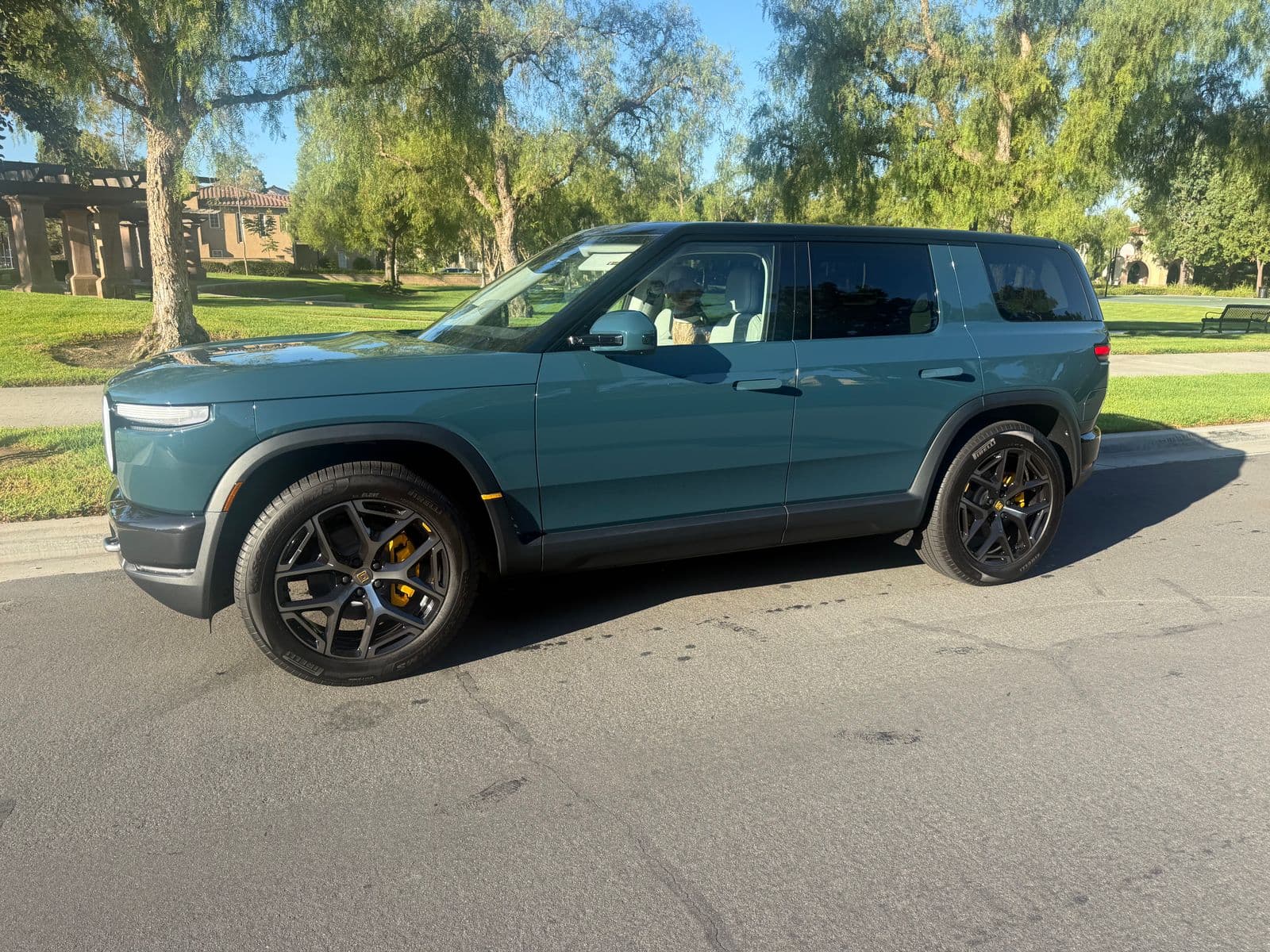 2027 RIVIAN R2 Performance